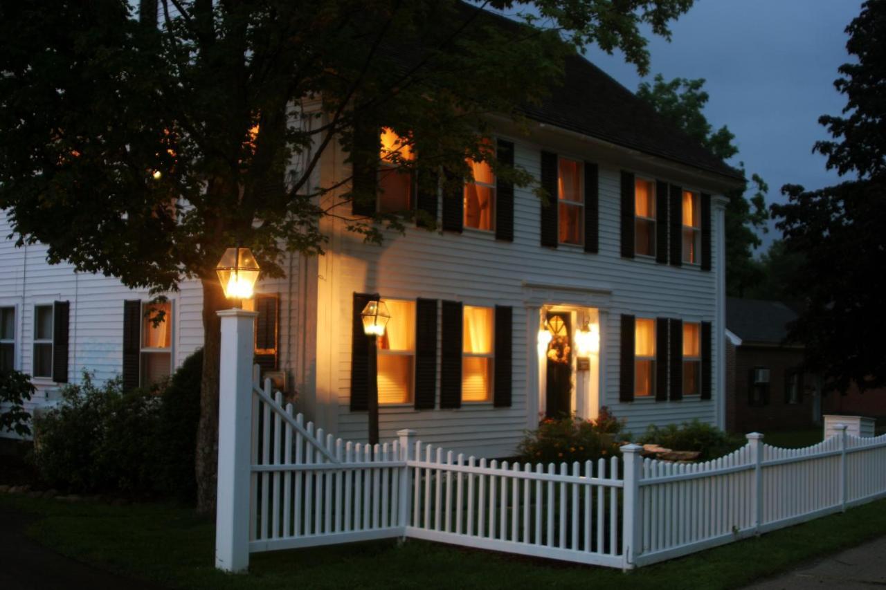 Three Mountain Inn Jamaica Exterior photo